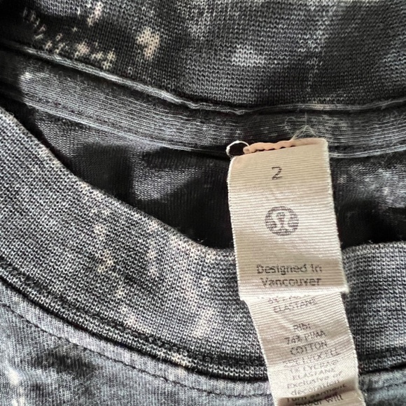 Lululemon Paris, cap and tie-dye shirt bundle - Picture 5 of 5